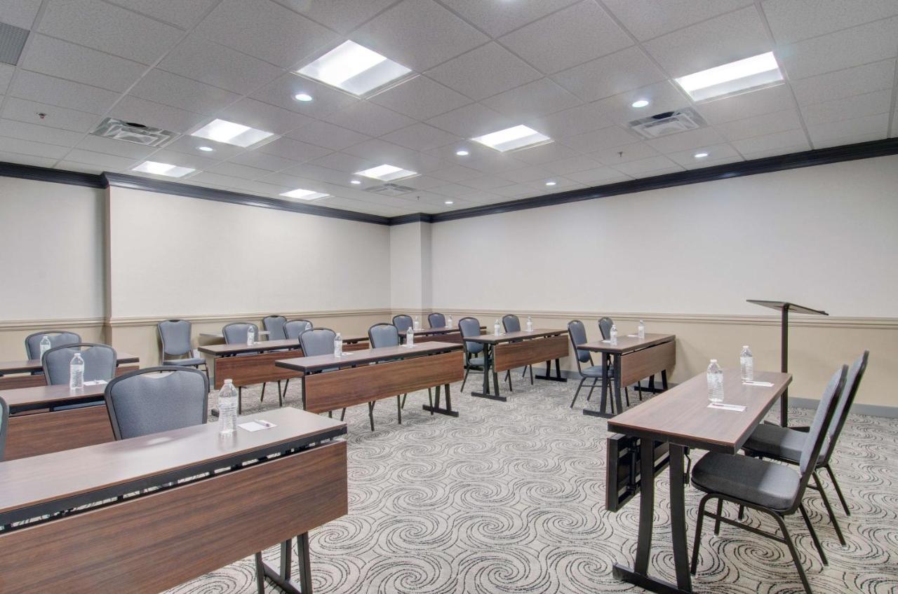 Best Western Plus Waltham Boston Екстер'єр фото